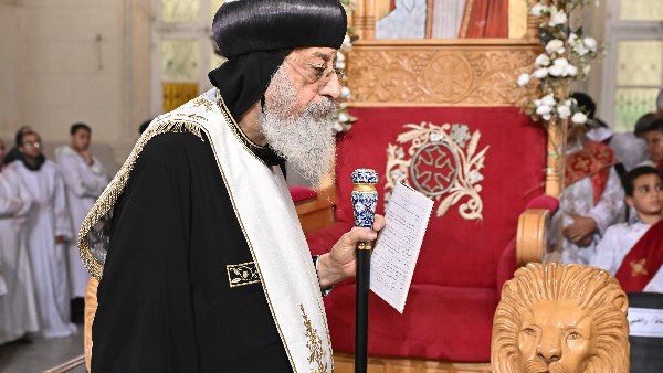 البابا تواضروس يترأس قداس خميس العهد بـ «كينج مريوط» وسط حضور كنسي وشعبي