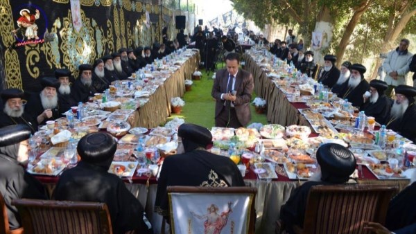 البابا تواضروس يشارك رهبان وادي النطرون احتفالات شم النسيم | صور