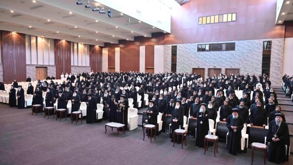 قداسة البابا تواضروس يلتقي رهبان الأديرة .. صور