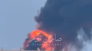 مشاهد مُتداولة للحظة إصابة مباشرة لمصفاة «بابكو» في البحرين