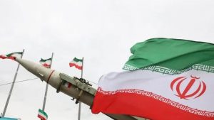 إيران تهدد بإغراق السفن الأمريكية واختطاف آلاف الجنود في حال الغزو البري