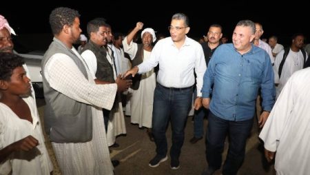 وضع أسر الأطفال ذوي الهمم على بساط الريح بمركز تخاطب شلاتين