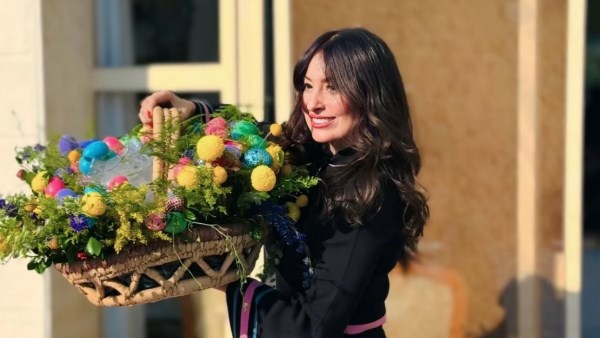 إطلالة كاجوال وألوان مبهجة .. نرمين الفقي تخطف أنظار متابعيها عبر إنستجرام |شاهد