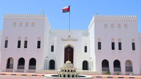 ضغوط متصاعدة تحاصر ترامب.. وقف إطلاق النار على المحك بين الداخل والخارج