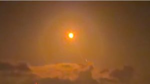 صفارات الإنذار تدوي في أنحاء وسط وجنوب وشمال إسرائيل