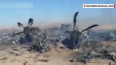 عملية إنقاذ الـ«إف 15».. صور الأقمار الصناعية تظهر بقايا طائرة أمريكية في مهبط طائرات إيراني|شاهد