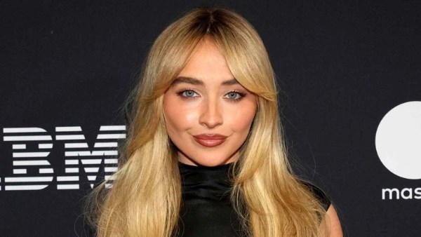 سابرينا كاربنتر تواجه موجة انتقادات بسبب تعليقها على “الزغروطة” في كوتشيلا