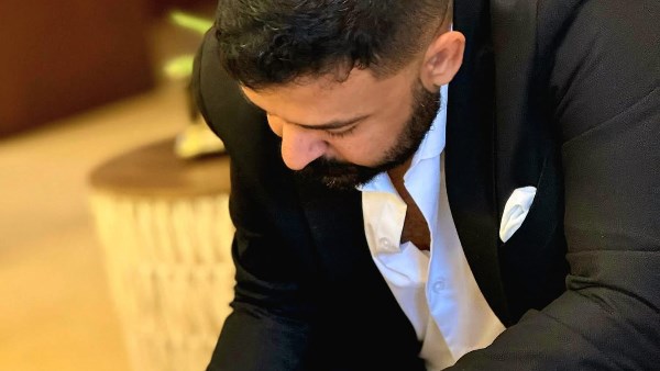 اللقطات الأولى من عقد قران الشاعر عمرو حسن | شاهد