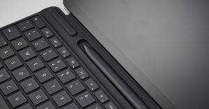 تشهد أجهزة الكمبيوتر الشخصية Surface من Microsoft ارتفاعًا كبيرًا في الأسعار، وتختفي الطرازات الأرخص