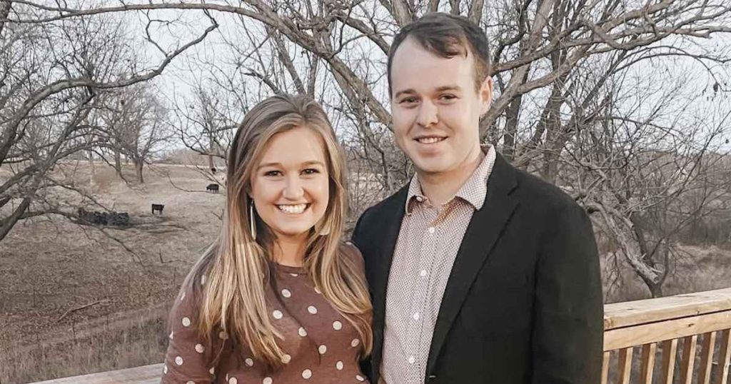 قامت Kendra Duggar بعرض منزل للإيجار، وباعت أغراضًا شخصية لدفع سندات جوزيف دوجار البالغة 600 ألف دولار