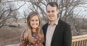 قامت Kendra Duggar بعرض منزل للإيجار، وباعت أغراضًا شخصية لدفع سندات جوزيف دوجار البالغة 600 ألف دولار