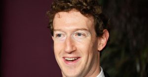 نموذج الذكاء الاصطناعي الجديد من Meta يمنح مارك زوكربيرج مقعدًا على طاولة الأطفال الكبار