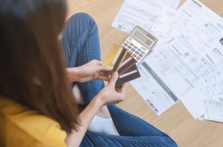 ابنتي البالغة من العمر 43 عامًا لن تحضر الاستشارة المالية بعد تقديم طلب الإفلاس