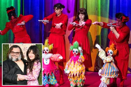 مسرح بوب بيكر ماريونيت يشتري منزلًا في لوس أنجلوس بقيمة 5 ملايين دولار بعد حملة لجمع التبرعات من النخبة