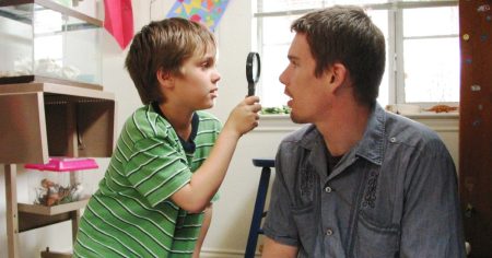 أفضل 5 أفلام على Netflix يمكنك مشاهدتها الآن، مصنفة بواسطة Rotten Tomatoes (أبريل 2026)