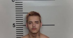 اتهام رجل من ولاية كنتاكي بالقتل بعد أن ادعى أن إطلاق النار المميت كان حادثًا