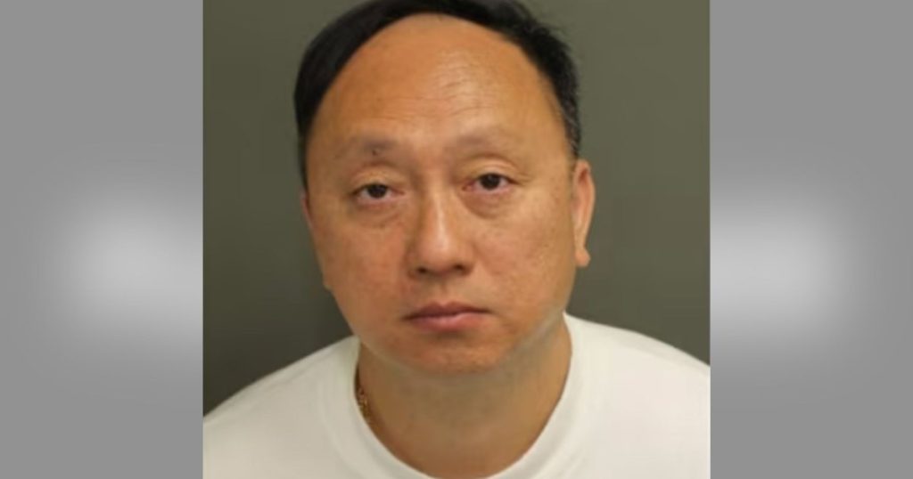 القبض على رجل في عالم ديزني بعد ارتباطه بانفجار الألعاب النارية الذي أودى بحياة 7 أشخاص