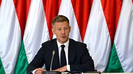 ويشير المجريون إلى أول انفتاح على محادثات انضمام أوكرانيا منذ رحيل أوربان