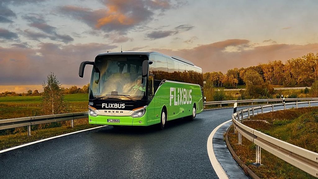 تقوم FlixBus بإحياء الطريق السريع 666 الشهير في بولندا إلى هيل