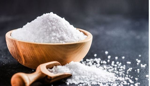طاقة من أبسط المكونات.. علماء ينجحون في توليد الكهرباء من الملح ومخلفات الطعام| ما القصة؟