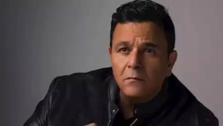 بعد أنباء زواجه من سيدة عربية.. محمد فؤاد يغير إدارة أعماله