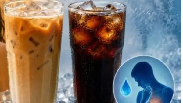 اللاتيه والكولا أبرزها .. ماذا يحدث للجسم عند تناول المشروبات المثلجة؟
