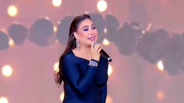 «غنو وبلو الشربات».. بوسي تتألف خلال احتفالية فرحة مصر بحضور السيدة انتصار السيسي