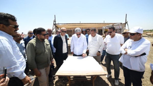 وزير السياحة والآثار يتفقد أعمال ترميم الصرح الأول لمعبد الرامسيوم