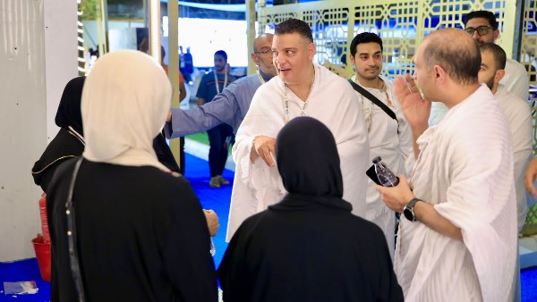 رئيس البعثة: جميع الحجاج يؤدون المناسك في مشعر عرفات.. وتوفير كافة وسائل الإعاشة داخل المخيمات