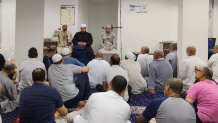 بمشاركة كبار الدعاة.. تكثيف الندوات التوعوية لحجاج السياحة