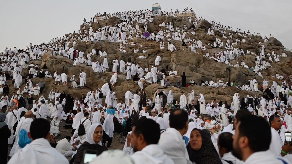 بعثات الحج تكثف استعداداتها الطبية والتنظيمية لخدمة ضيوف الرحمن في عرفات.. تفاصيل