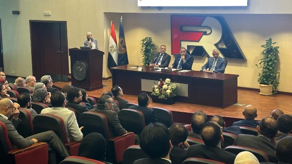 رئيس الرقابة المالية يبحث معايير تنظيم إعادة التأمين مع ممثلي الشركات