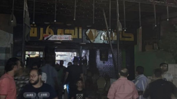 غلق المقاهي المخالفة المتعدية على حرم الطريق العام بشوارع الجيزة| صور