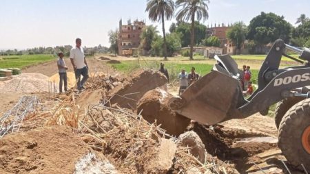 الرصد الميداني يجهض مخالفات بناء وتعديات زراعية بمركزي سوهاج وساقلتة