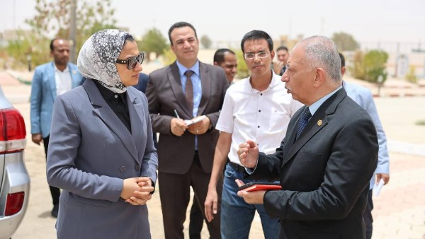 محافظ الوادي الجديد تتابع جاهزية ساحات صلاة العيد و المنشآت الرياضية بالخارجة