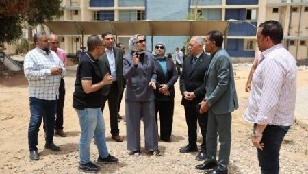 محافظ الوادي الجديد تتفقد أعمال إنشاء المعهد العالي لتكنولوجيا المعلومات والاتصالات