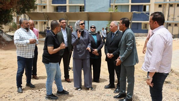 محافظ الوادي الجديد تتفقد أعمال إنشاء المعهد العالي لتكنولوجيا المعلومات والاتصالات