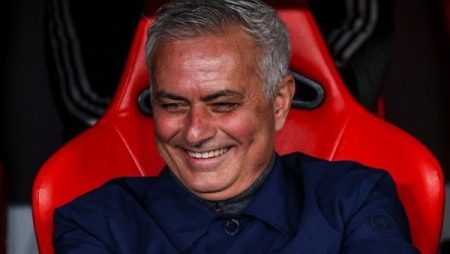 لقب الدوري الإسباني مفتاح العقد.. شرط صارم في عودة مورينيو لريال مدريد