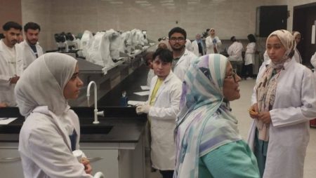 انطلاق الامتحانات العملية لبرنامج تكنولوجيا المختبرات الطبية بجامعة الإسماعيلية الأهلية