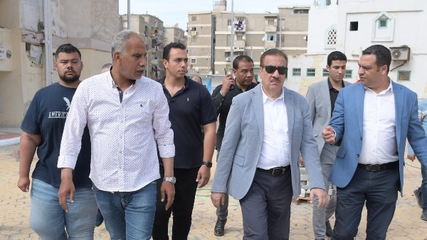 محافظ بورسعيد يتابع أعمال تطوير ورفع كفاءة مساكن “أمل نهضة مصر”