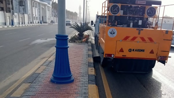 بورسعيد .. تكثيف تشغيل سيارات الكنس الآلي بالشوارع الرئيسية والفرعية