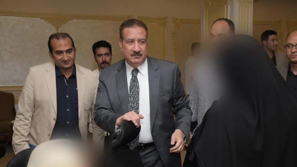 محافظ بورسعيد يصرف مساعدات مالية وعينية متنوعة لـ 50 حالة إنسانية