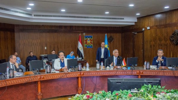 خلال اجتماعه بمجلس الجامعة.. رئيس جامعة طنطا يستعرض جهود الكليات والقطاعات في تطوير المنظومات التعليمية والبحثية والخدمية خلال اجتماعه بمجلس الجامعة.. رئيس جامعة طنطا يستعرض جهود الكليات والقطاعات في تطوير المنظومات التعليمية والبحثية والخدمية