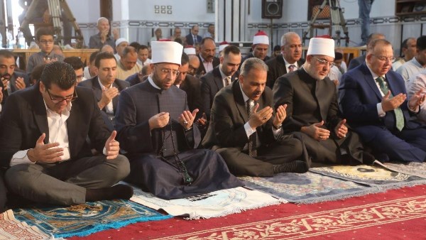 وزير الأوقاف ومحافظ الشرقية ومفتي الجمهورية يؤدون صلاة الجمعة بمسجد الدكتور عبد الحليم محمود