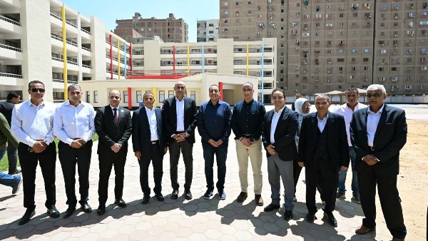 مدبولي يستجيب لطلبات نواب الجيزة ويؤكد العمل على استكمال مشروعات الصرف الصحي