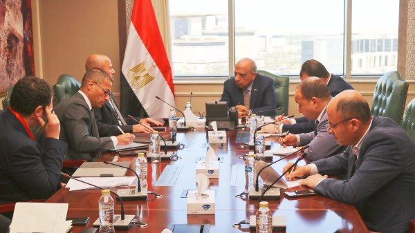 وزير الكهرباء يبحث آليات توفير الطاقة لإقامة مشروع مركز عالمي للبيانات