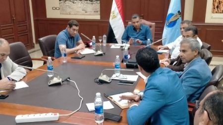 محافظ البحر الأحمر يتابع مشروعات الصرف الصحي بالغردقة ويوجه بدراسة ربط «مبارك 6» بالشبكة