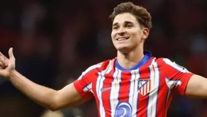 سيميوني يثير الجدل بشأن مستقبل ألفاريز مع أتلتيكو مدريد