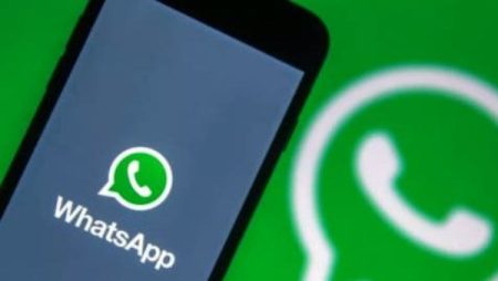 ميزة جديدة في واتساب تمنع تسريب الصور والمحادثات.. قفل جديد للبيانات الحساسة