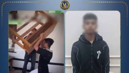 الداخلية تكشف تفاصيل قيام طالب بإلقاء مقاعد الفصل على أحد زملائه بالمدرسة
